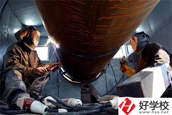 在湖南選擇技校就讀有什么優勢？讀技校怎么樣？