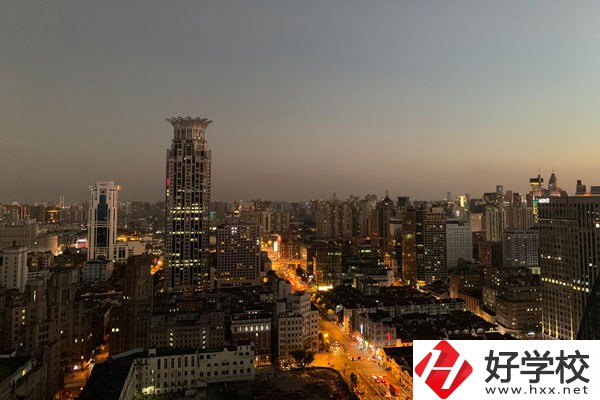 攸縣求實職業技術學校的平面設計專業怎么樣？就業前景如何？