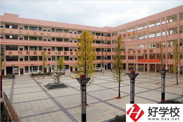 祁陽縣職業中專是公辦嗎？收費貴不貴？