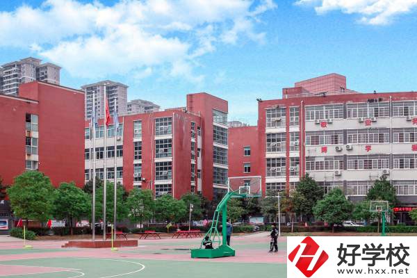 長沙中部鐵路航空中等職業學校教學樓