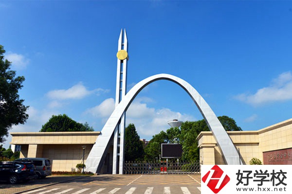 長沙縣職業中專學校大門