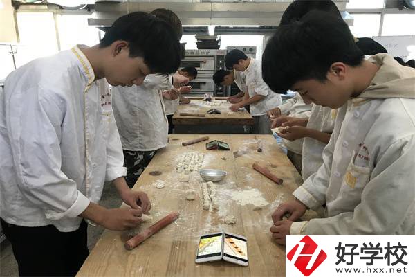 湖南懷化商業學校實訓室