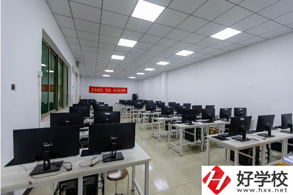 長沙市益立中等職業技術學校實訓室