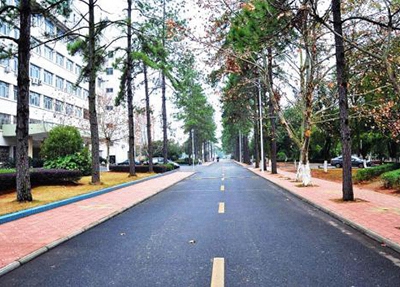 廣西二輕高級技工學校2025年報名需要滿足哪些條件